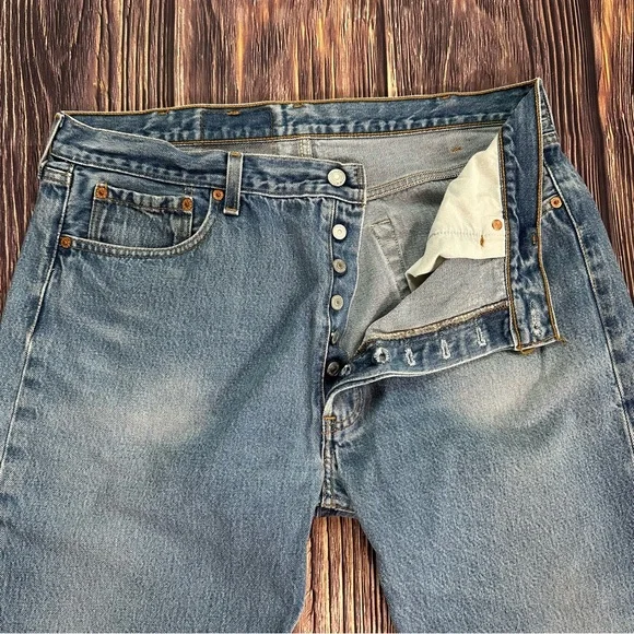 90’s Vintage Levi’s 501‎ xx Straight Leg Button Fly Denim Jeans